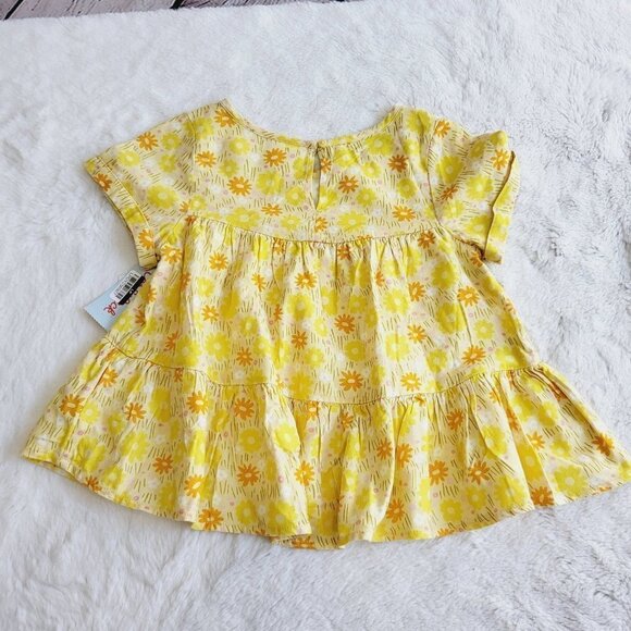 Cat & Jack, Girls' Short Sleeve Tiered Woven Shirt, 3KIDF-O - Picture 3 of 4